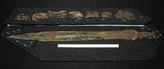La espada encontrada data de hace más de 3.000 años. Imagen: GUARD Archaeology.